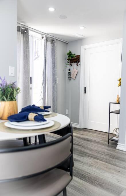 Apartment French Charm In 2 Bdrm *