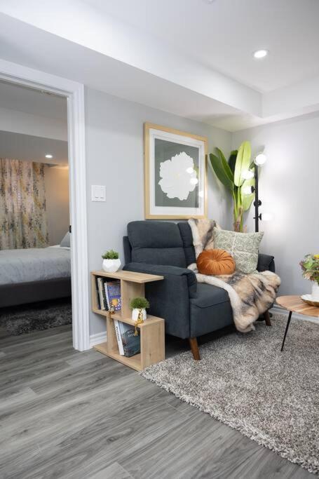 French Charm In 2 Bdrm Apartment *